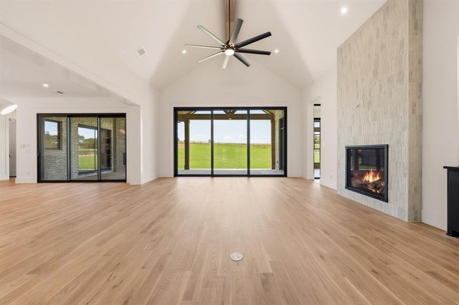 Spacious, unfurnished interior of a new home in Fleming Pointe, Fort Worth (Image 29). Spacious, unfurnished interior of a new home in Fleming Pointe, Fort Worth (Image 29).