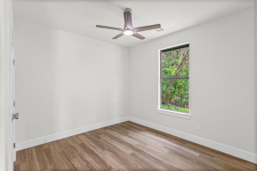 Spacious, unfurnished interior of a new home in , Granbury (Image 31).