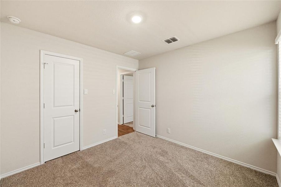 Spacious, unfurnished interior of a new home in , Converse (Image 16).