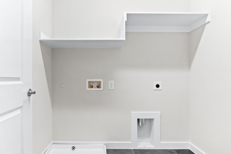 Spacious, unfurnished interior of a new home in Wildridge, Oak Point (Image 24).