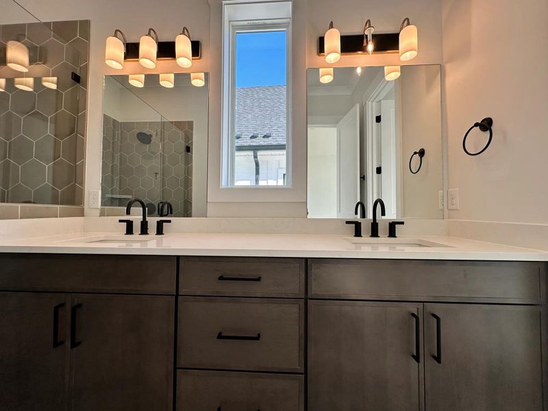 The Ballar B Primary Suite Bathroom