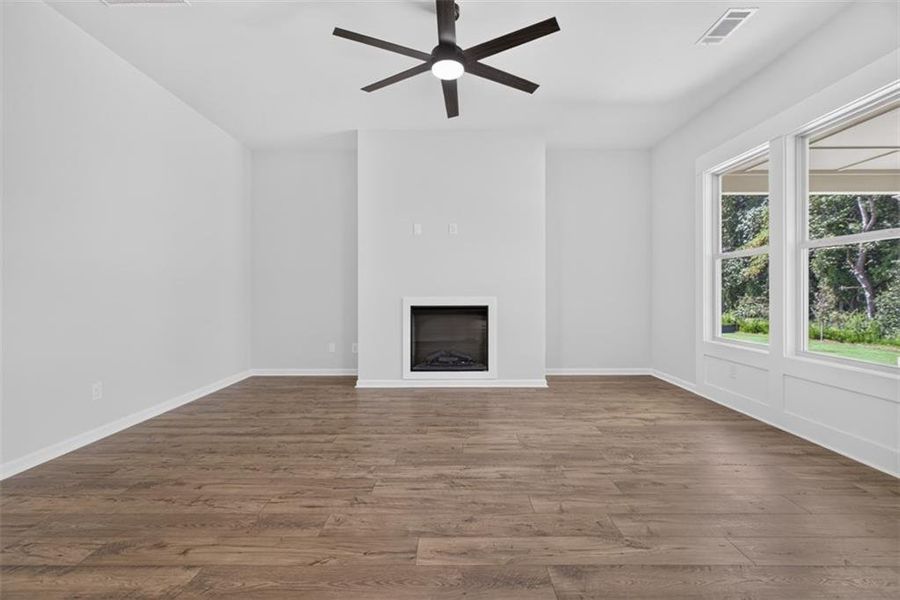 Spacious, unfurnished interior of a new home in , Athens (Image 45).