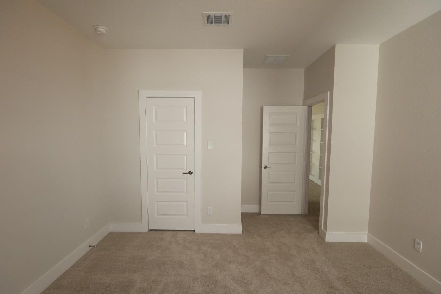 Spacious, unfurnished interior of a new home in Dunham Pointe, Cypress (Image 38).