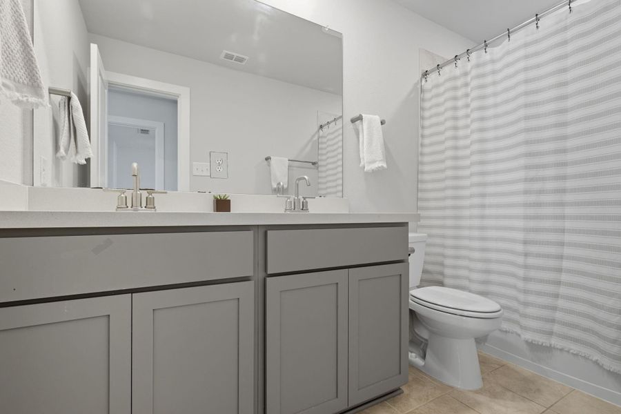 Full bath upstairs for the 2 upstairs bedrooms.