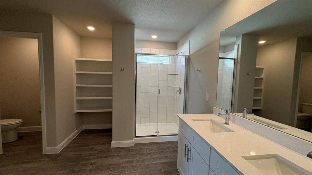 Furnished interior view inside a new home in Sandstone Estates, Granbury (Image 10).