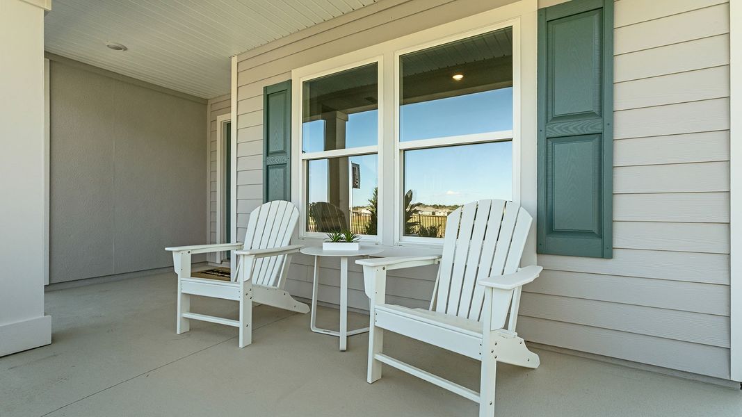 Representative exterior details of a home built from the HAYDEN II by D.R. Horton in Copes Landing, Jacksonville (Image 3).
