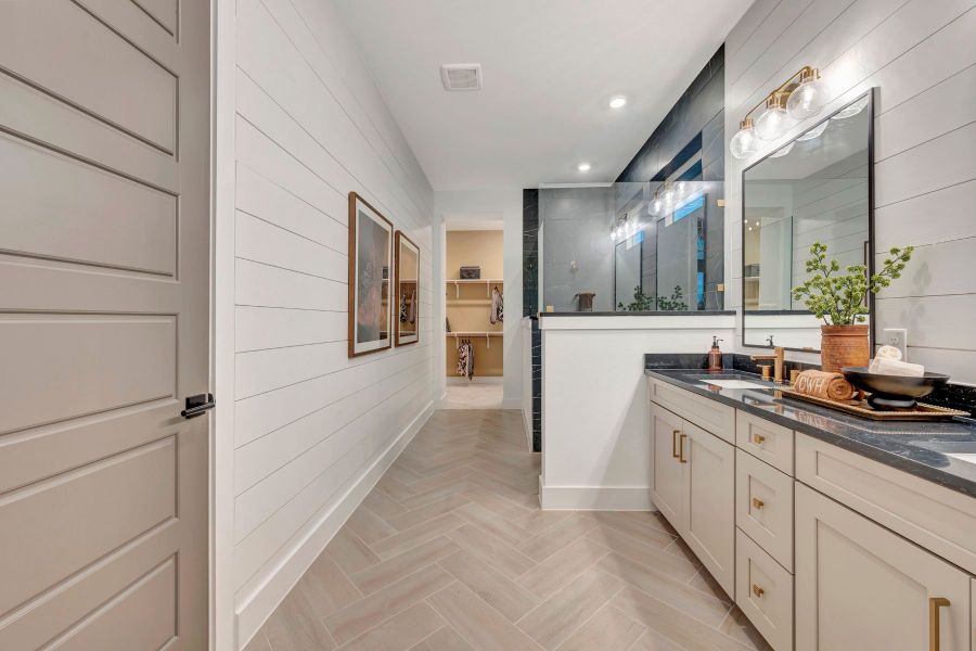 The Copperchase - Owner's Bath