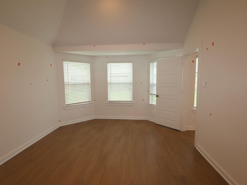 Spacious, unfurnished interior of a new home in Pinewood at Grand Texas, New Caney (Image 4).