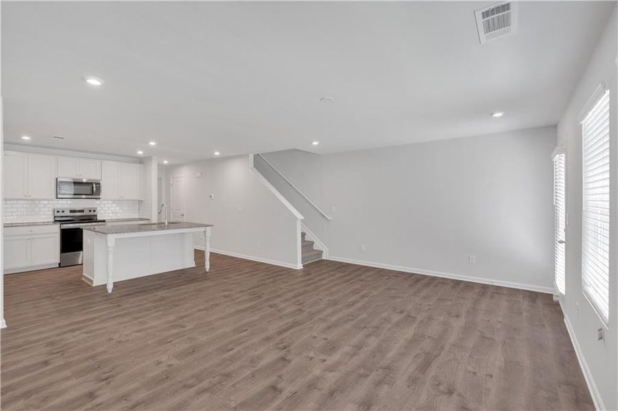 Spacious, unfurnished interior of a new home in Village Green, Adairsville (Image 14).