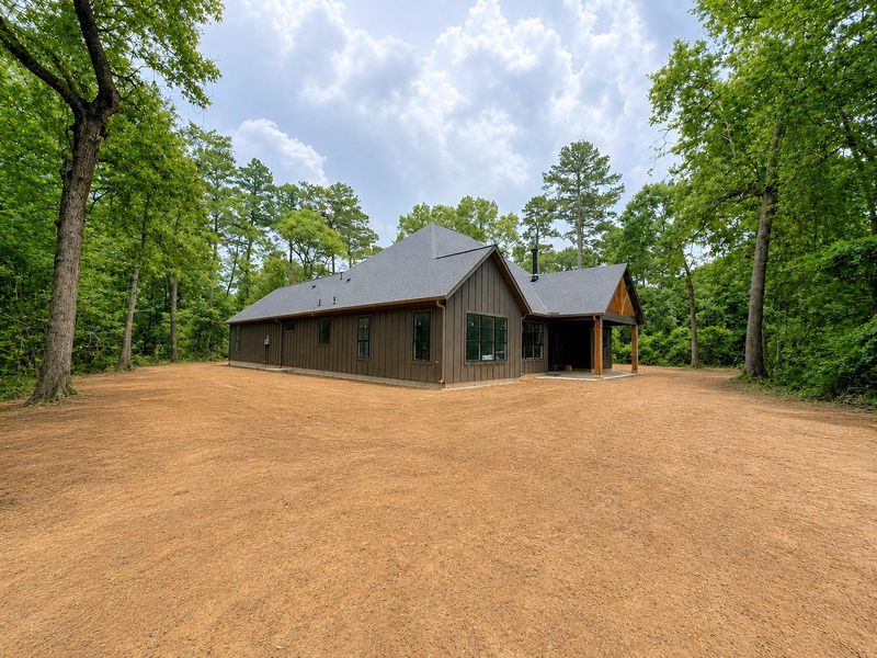 Exterior details and patio area of a home in , Plantersville (Image 4).