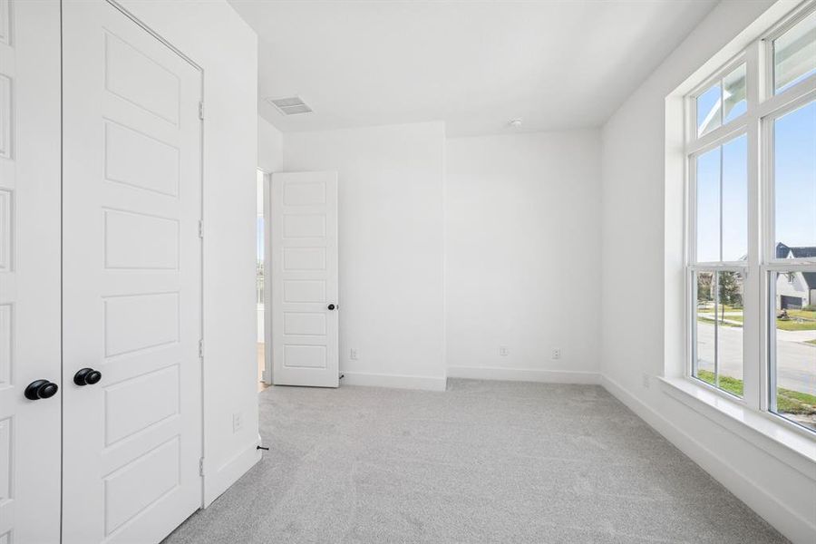 Spacious, unfurnished interior of a new home in Walsh Cottage, Fort Worth (Image 15).