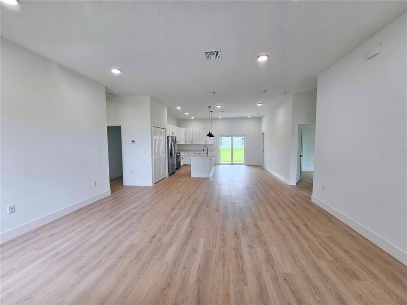 Spacious, unfurnished interior of a new home in , Ocala (Image 39).