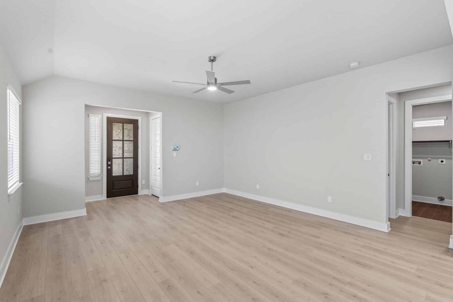 Spacious, unfurnished interior of a new home in Stillwater Ranch, San Antonio (Image 25). Spacious, unfurnished interior of a new home in Stillwater Ranch, San Antonio (Image 25).