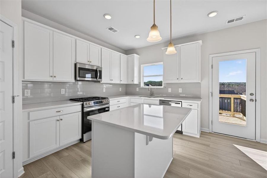Furnished interior view inside a new home in Victoria Heights, Dallas (Image 9).