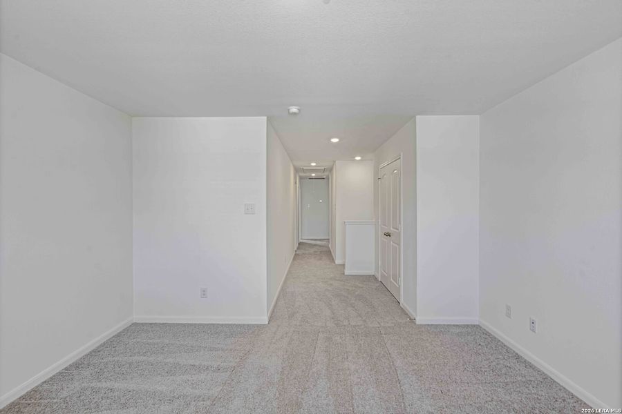 Spacious, unfurnished interior of a new home in , San Antonio (Image 21).