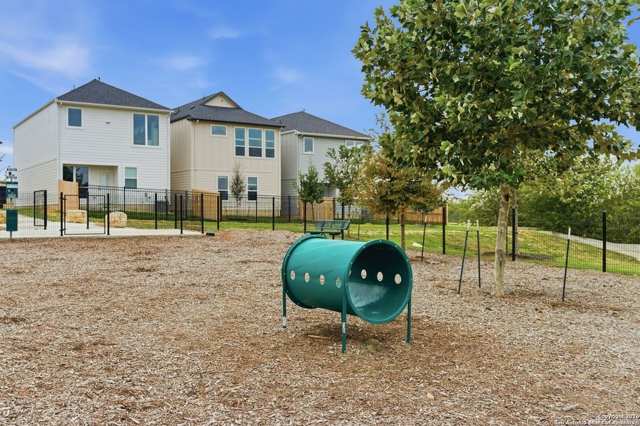 Community amenities in Rose Hill, San Antonio (Image 28).