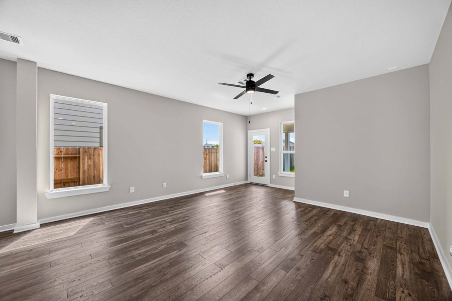 Spacious, unfurnished interior of a new home in La Segarra 40', Brookshire (Image 19). Spacious, unfurnished interior of a new home in La Segarra 40', Brookshire (Image 19).