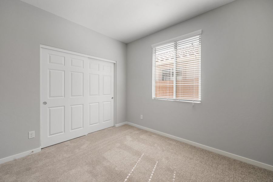 Spacious, unfurnished interior of a new home in Blossom Rock, Apache Junction (Image 17).