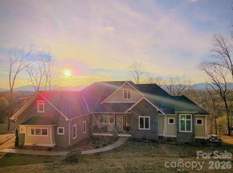 Spectacular mountain views make this a peaceful place to call home. Spectacular mountain views make this a peaceful place to call home.