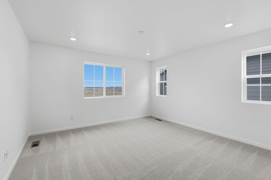 Spacious, unfurnished interior of a new home in Sterling Ranch Ascent Village, Littleton (Image 17).