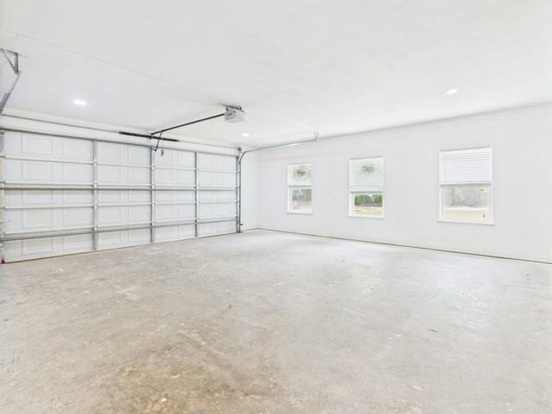 Spacious, unfurnished interior of a new home in , Athens (Image 34). Spacious, unfurnished interior of a new home in , Athens (Image 34).