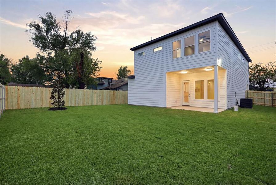 Exterior details and patio area of a home in , Dallas (Image 3).