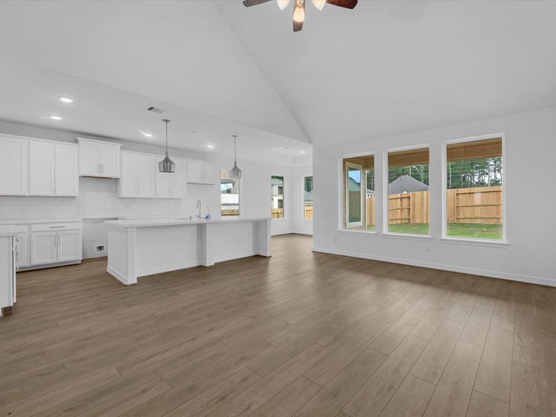 Spacious, unfurnished interior of a new home in Spring Creek Trails, Magnolia (Image 13). Spacious, unfurnished interior of a new home in Spring Creek Trails, Magnolia (Image 13).
