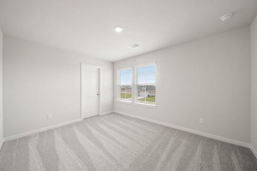 Spacious, unfurnished interior of a new home in Pearlbrook, Texas City (Image 19).