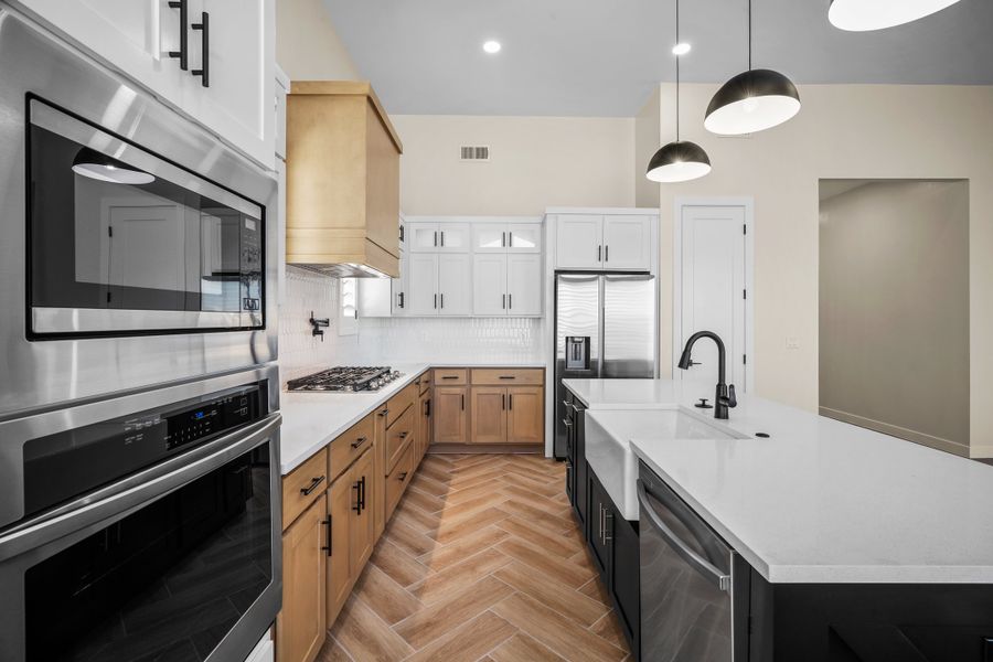 Furnished interior view inside a new home in Verdancia, El Paso (Image 16).