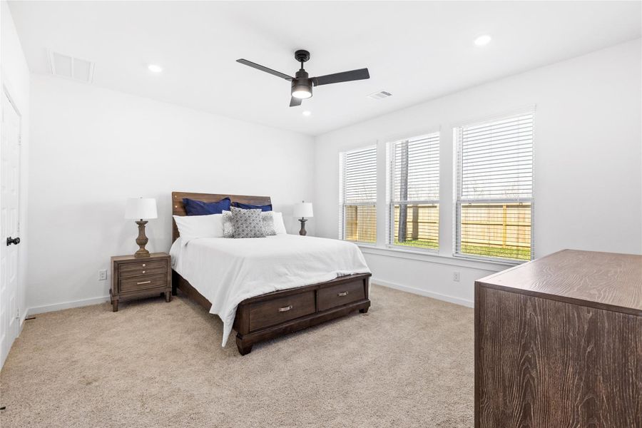 Furnished interior view inside a new home in Kendall Lakes, Alvin (Image 27).