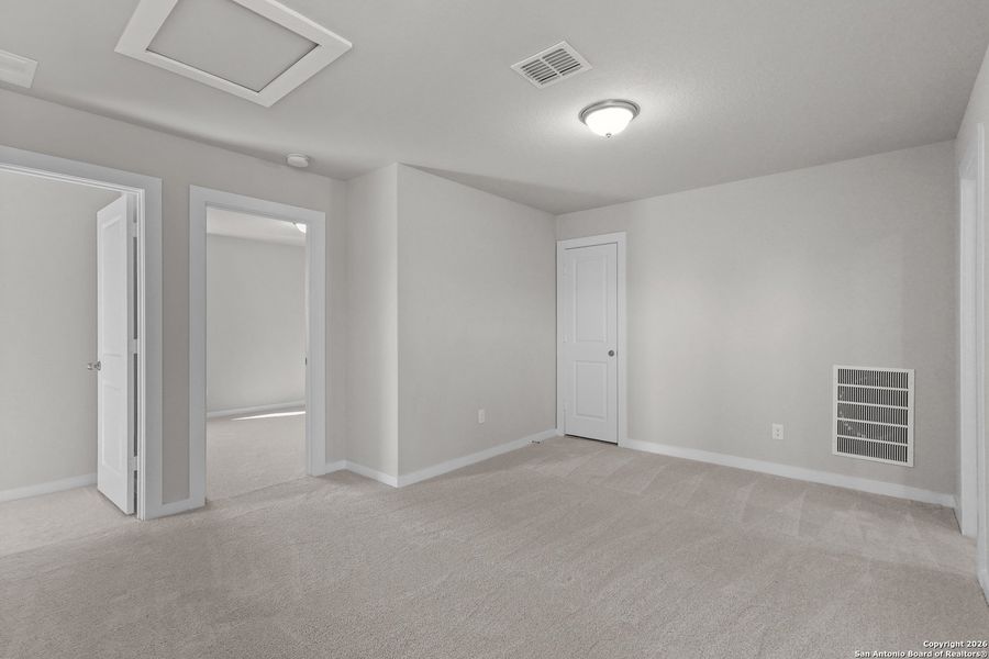 Spacious, unfurnished interior of a new home in Garden Grove, Schertz (Image 15).
