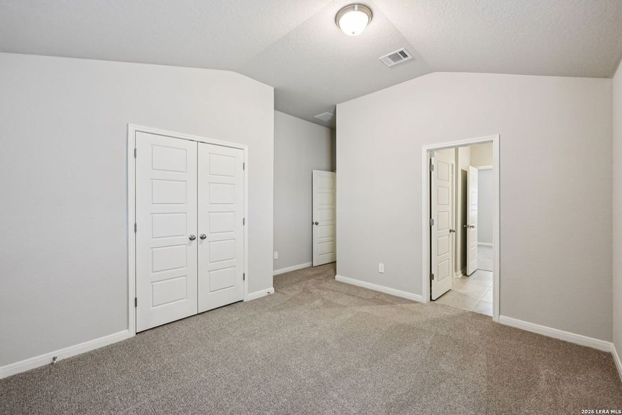 Spacious, unfurnished interior of a new home in Fox Falls, Boerne (Image 41).