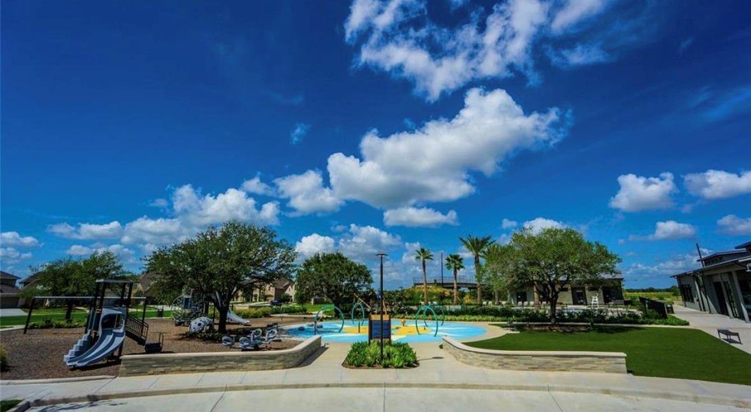 Community amenities in Candela, Richmond (Image 21).