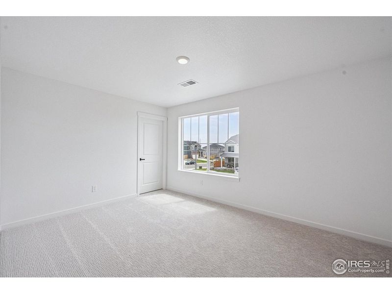 Spacious, unfurnished interior of a new home in Hansen Farm, Fort Collins (Image 15).
