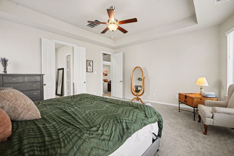 Furnished interior view inside a new home in Coastal Point, League City (Image 25). Furnished interior view inside a new home in Coastal Point, League City (Image 25).