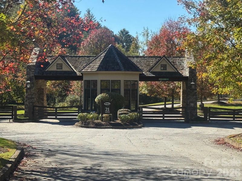 Private gated entrance into the community for added security Private gated entrance into the community for added security