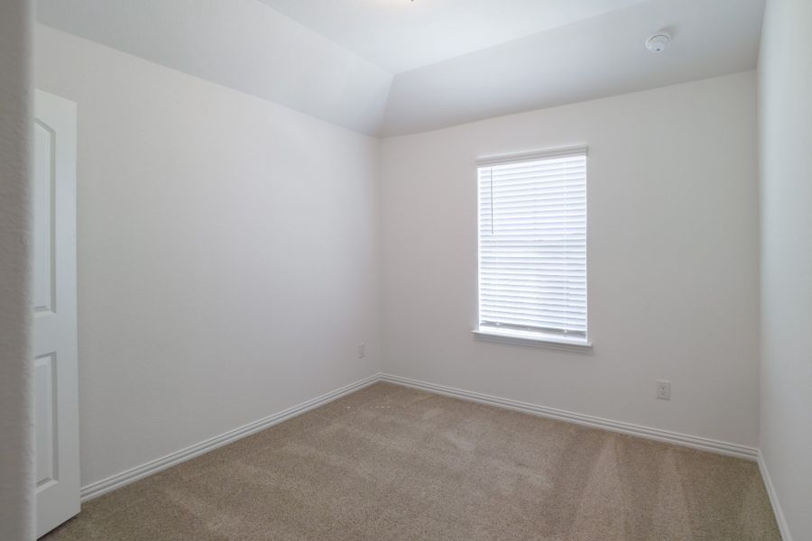 Spacious, unfurnished interior of a new home in Verandah, Royse City (Image 23).