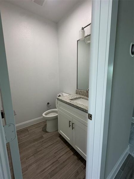 Furnished interior view inside a new home in , Dallas (Image 6).