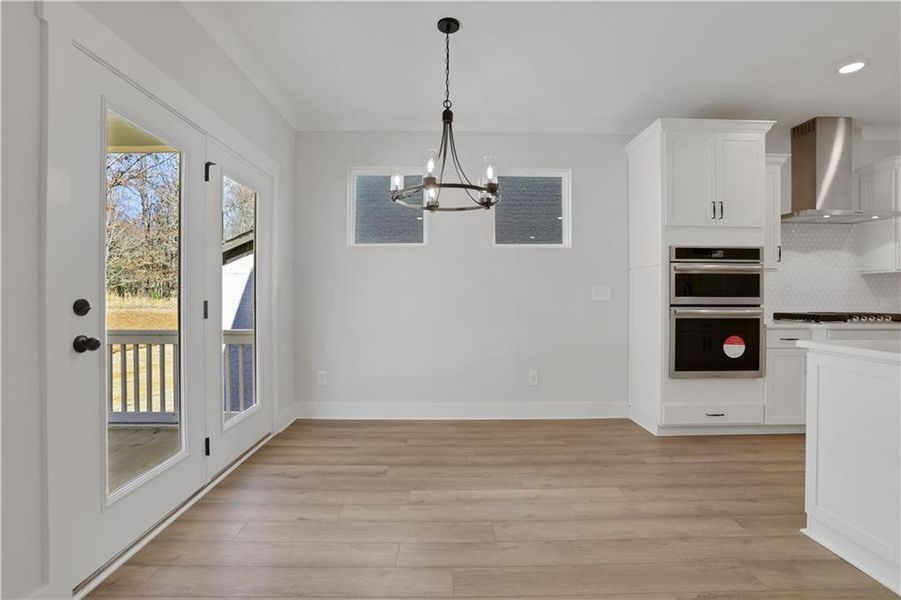 Spacious, unfurnished interior of a new home in Cambridge, Flowery Branch (Image 32).