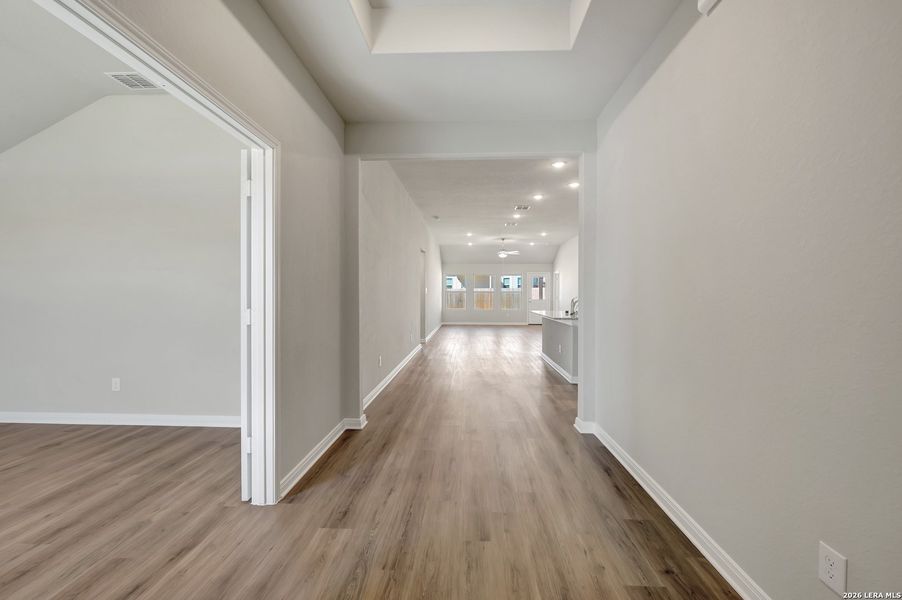 Spacious, unfurnished interior of a new home in Paloma Park, Converse (Image 30).