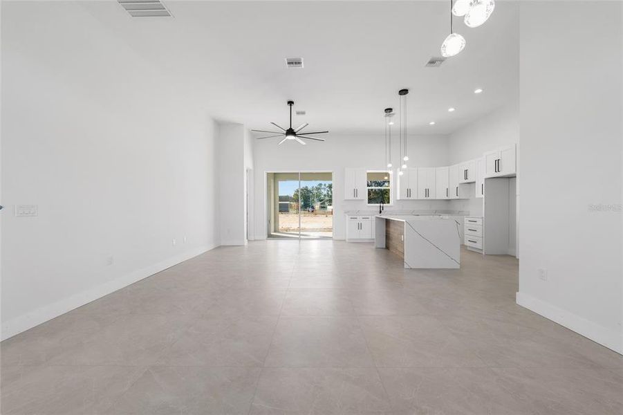Spacious, unfurnished interior of a new home in , Ocala (Image 31).