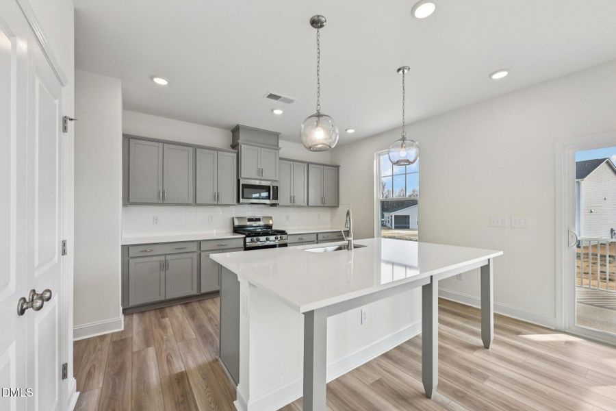 16-web-or-mls-Old Station Pointe-S0502-0 16-web-or-mls-Old Station Pointe-S0502-0