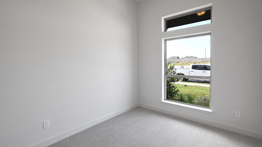 Spacious, unfurnished interior of a new home in 6 Creeks 45', Kyle (Image 21). Spacious, unfurnished interior of a new home in 6 Creeks 45', Kyle (Image 21).