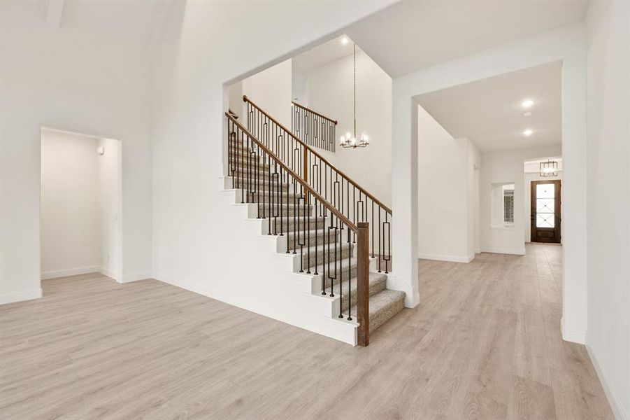 Spacious, unfurnished interior of a new home in Villages of Hurricane Creek, Anna (Image 36).