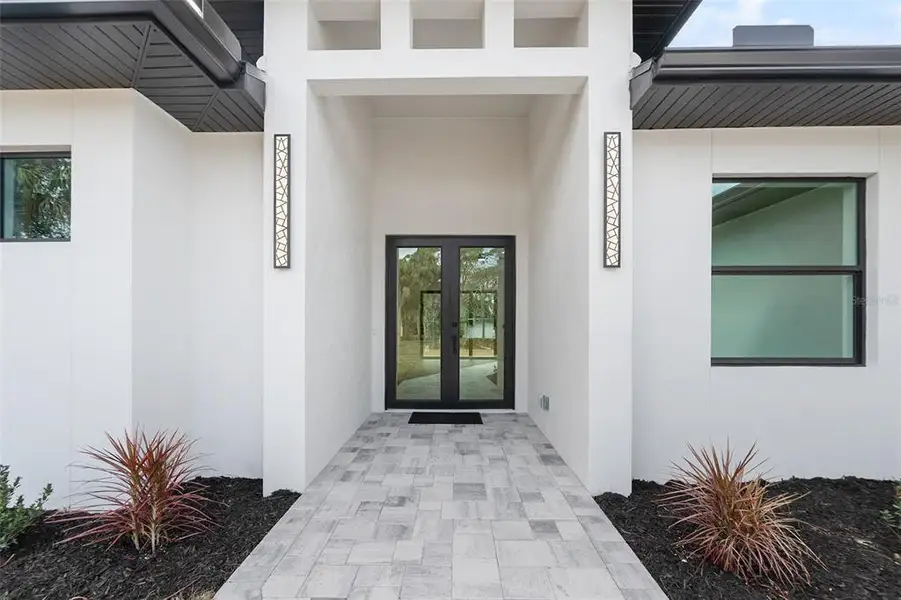 Exterior details and patio area of a home in , North Port (Image 3).