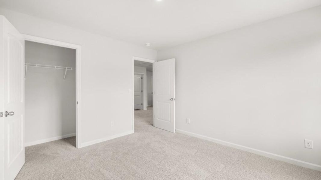 Spacious, unfurnished interior of a new home in Parkside at Carter Grove, Cartersville (Image 14).