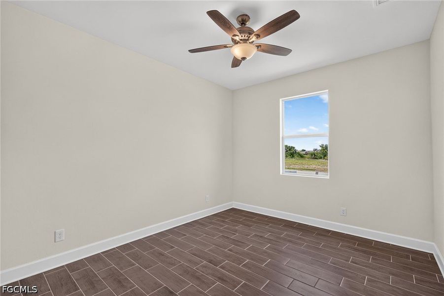 Spacious, unfurnished interior of a new home in Cape Coral, Cape Coral (Image 25).