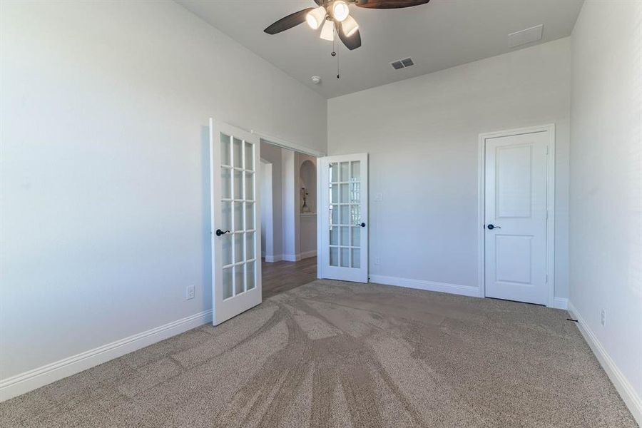 Spacious, unfurnished interior of a new home in Coyote Crossing, Godley (Image 24).
