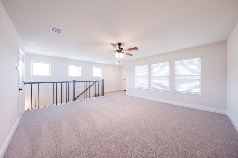 Spacious, unfurnished interior of a new home in Bayside, Rowlett (Image 22).