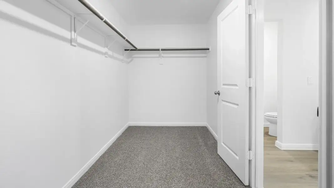 Spacious, unfurnished interior of a new home in Saddlebrook, Waxahachie (Image 28).